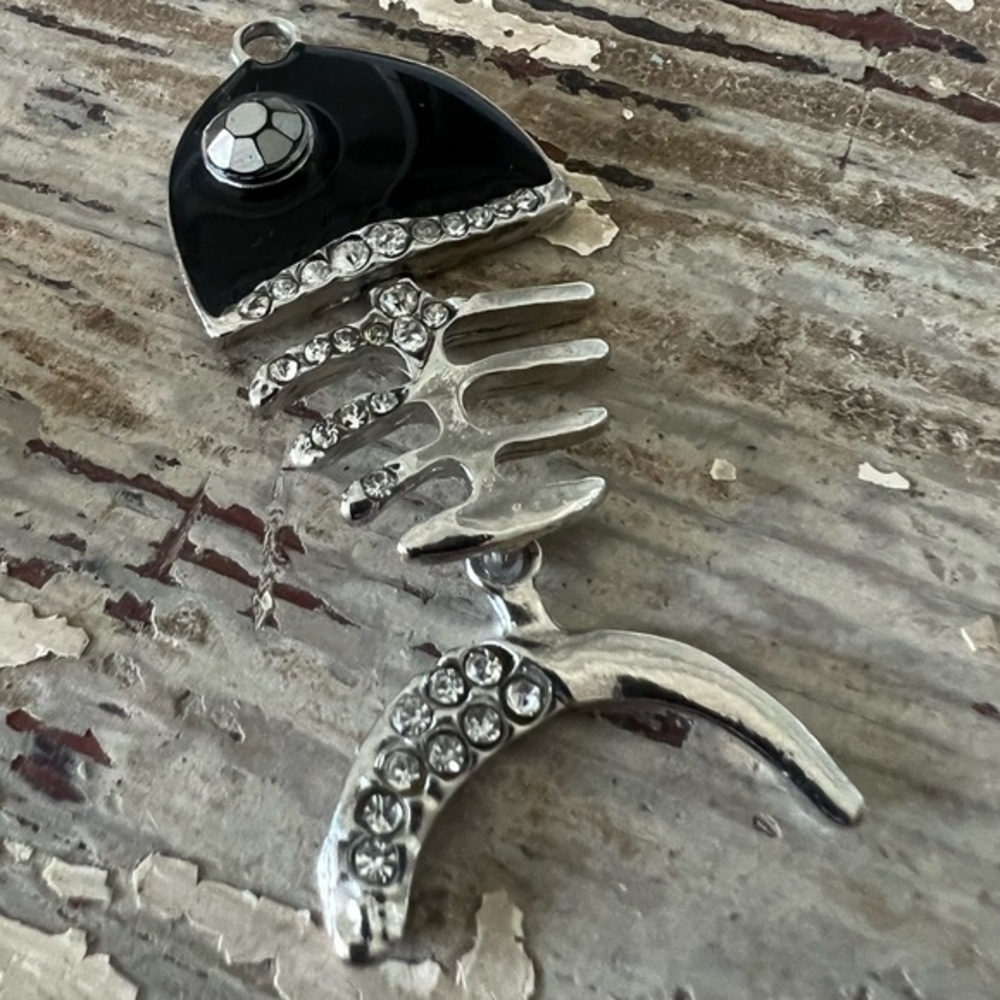 Fish Pendant 2.5”